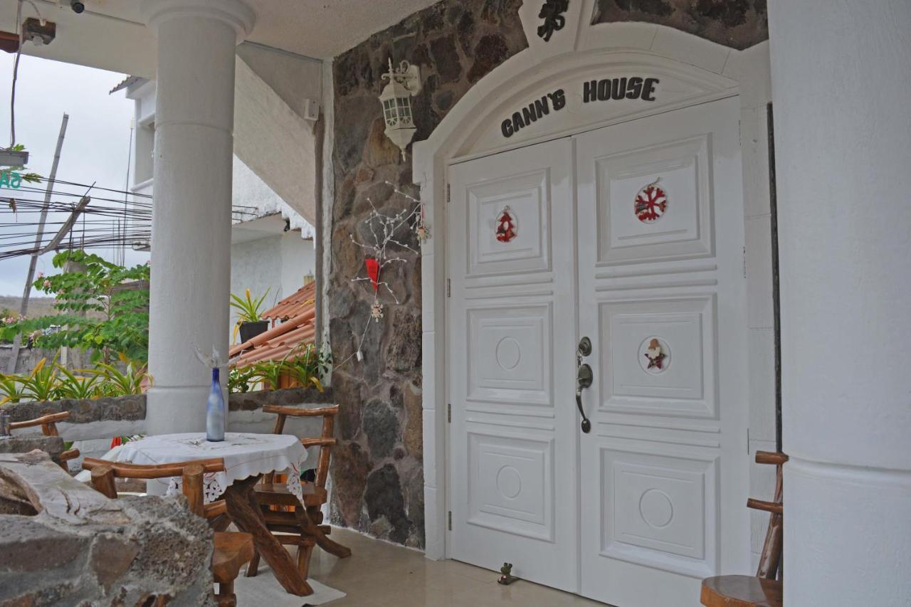 Hostal Cann'S House Puerto Baquerizo Moreno Exterior foto