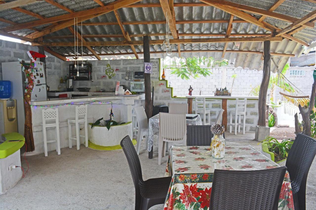 Hostal Cann'S House Puerto Baquerizo Moreno Exterior foto