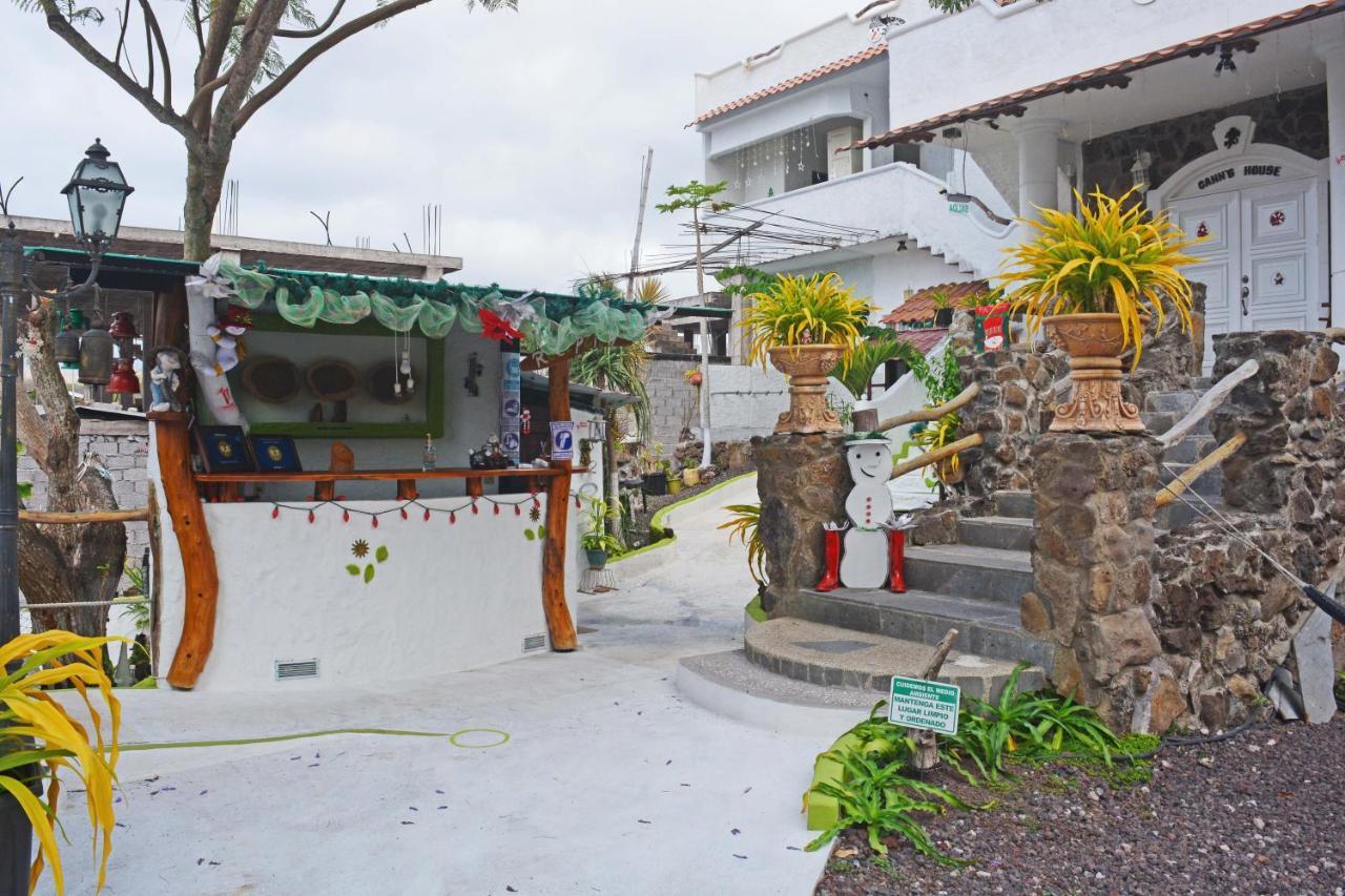 Hostal Cann'S House Puerto Baquerizo Moreno Exterior foto
